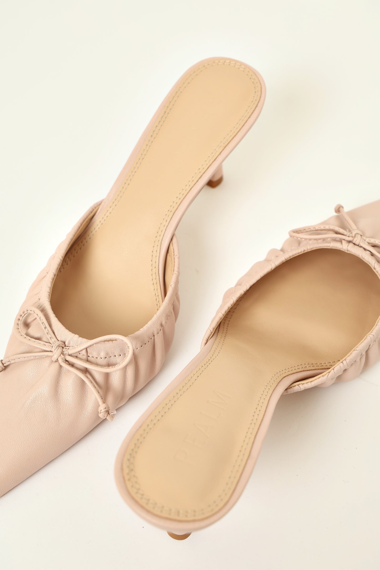 THE COURTS | BLUSH LEATHER